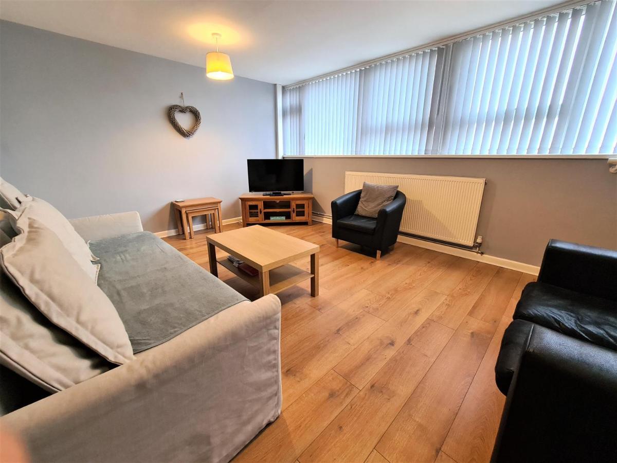 3 Bedroom Apartment Coventry - Hosted By Coventry Accommodation Exterior foto